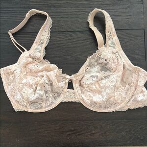 Brand new no tag Victoria’s Secret body by Victoria lace bra 36G unlined Demi
